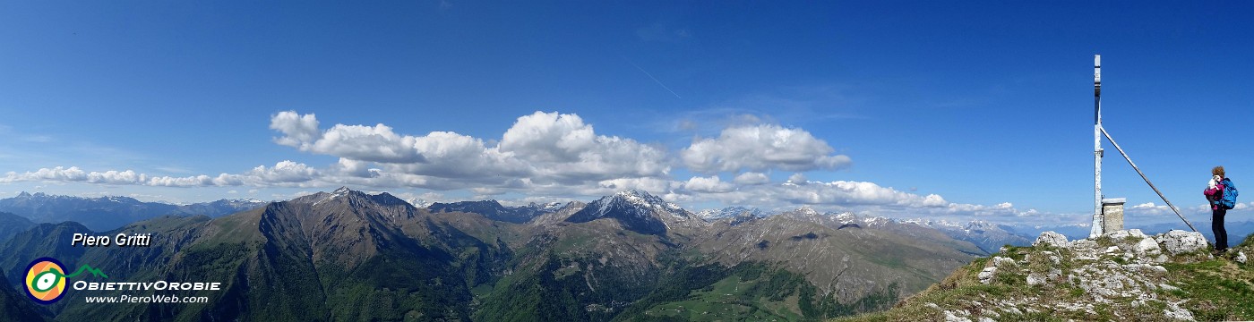 92 Da Cima della Croce vista su Menna, Arera, Grem.jpg